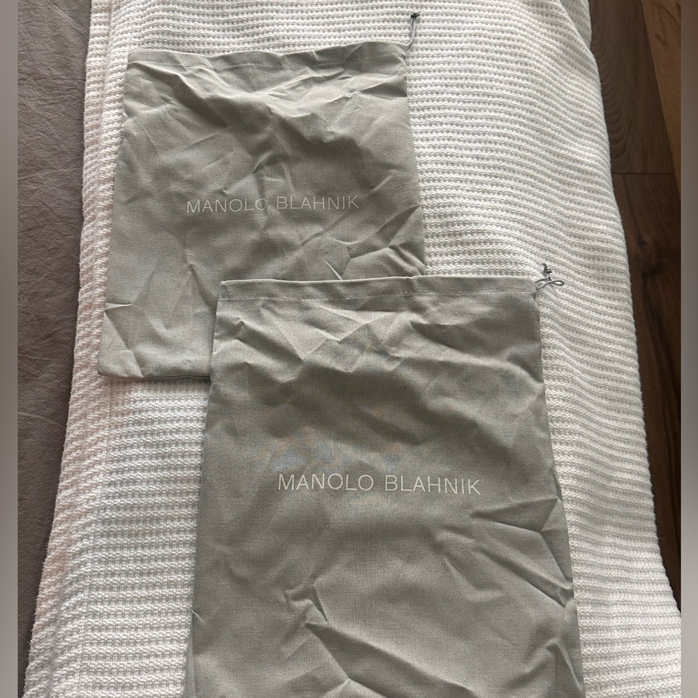 Manolo Blahnik dustbags (2)